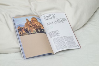 DIE EPILOG: Issue 09 <i>Das Leben ist hart — Thema: Zärtlichkeit</i><br>
( Art Direction with Yoshiko Jentczak + Yulia Wagner )